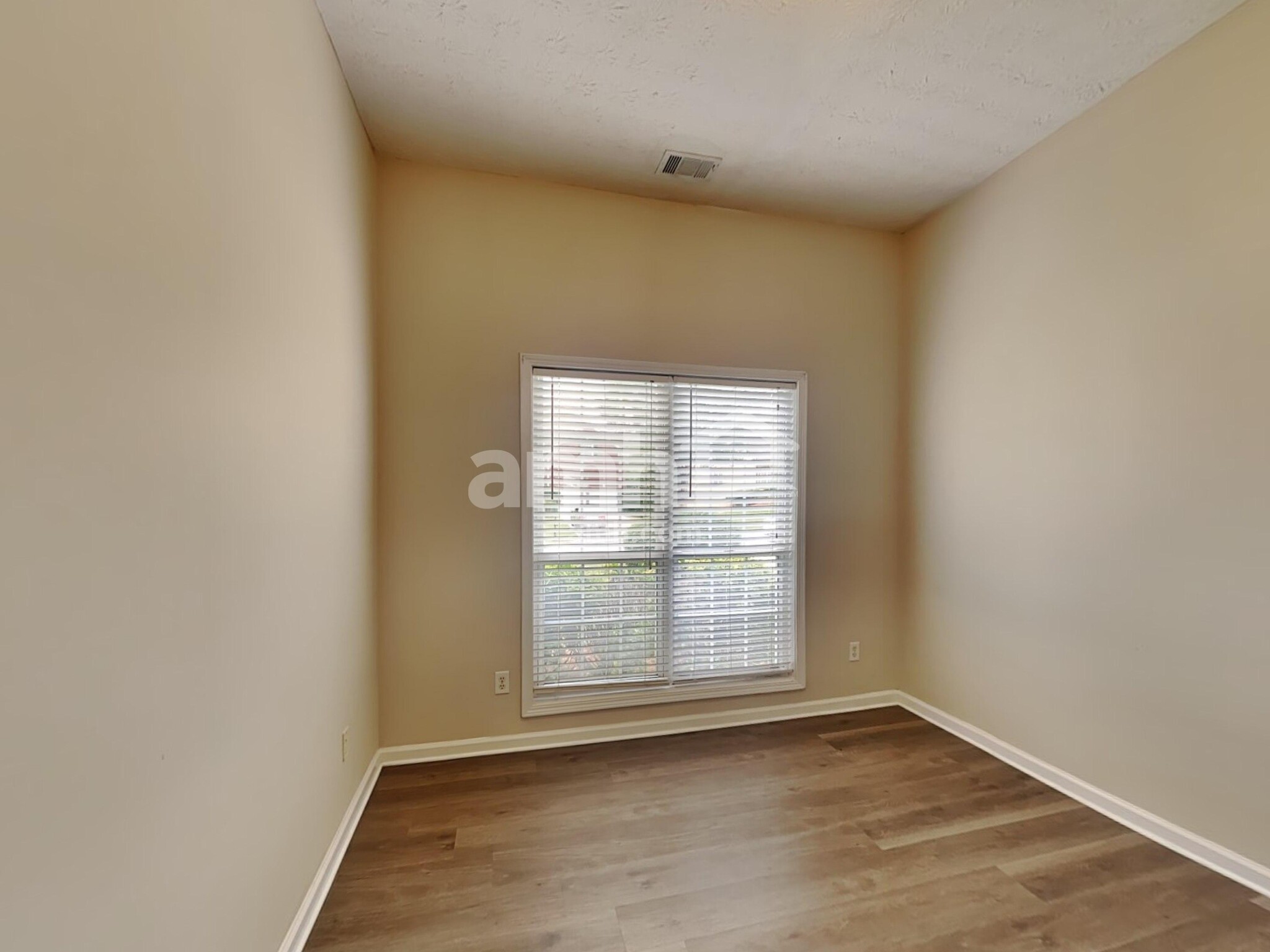 Building Photo - 985 Martin Field Dr