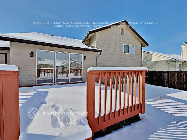 Building Photo - 5840 S Perth Pl