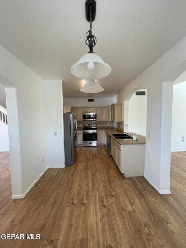 Building Photo - 6376 Dakota Ridge Dr