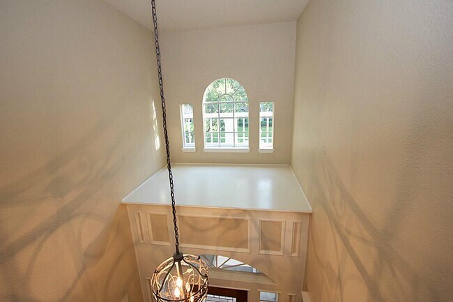 Building Photo - 1615 Greenleaf Oaks Dr