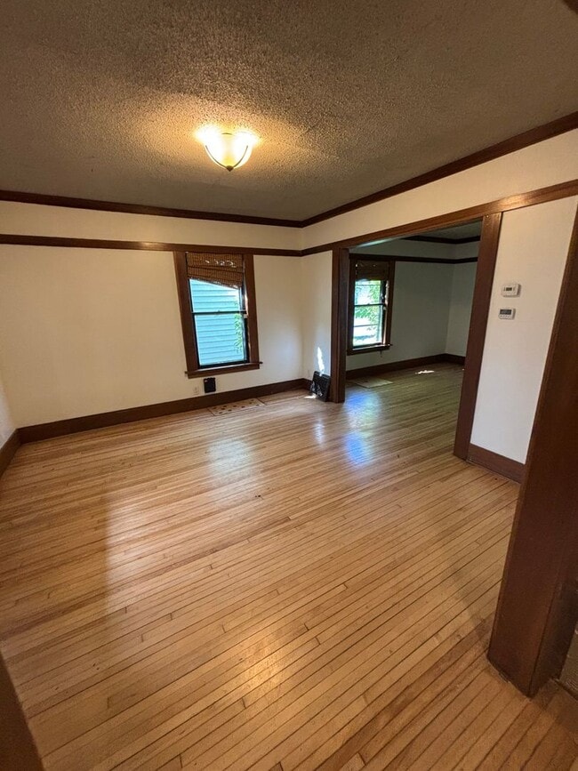 Building Photo - Single Family Home in Bryn Mawr/Harrison - Updated Kitchen + Dishwasher!
