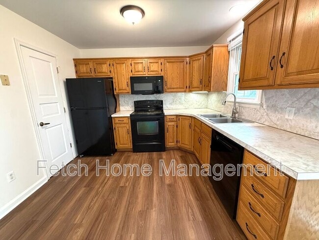 Building Photo - 55 Beech Ln