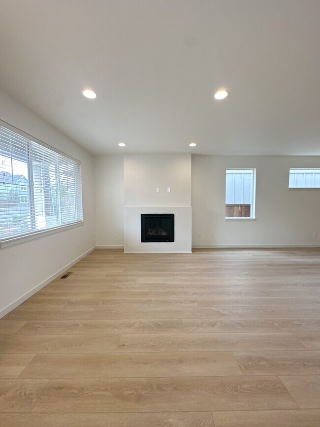 Building Photo - 20472 Del Coco Ct