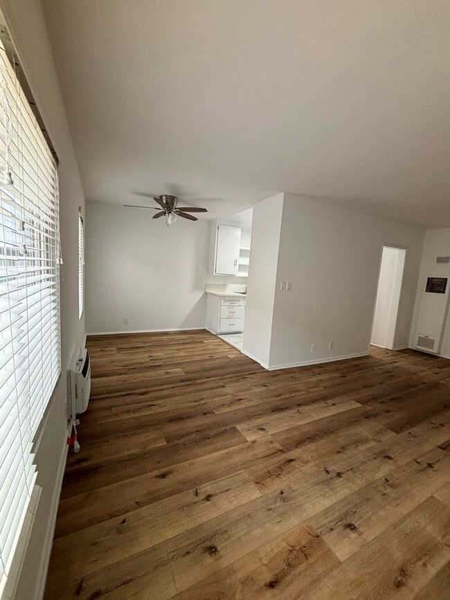 Interior Photo - 334 S. Hobart Blvd
