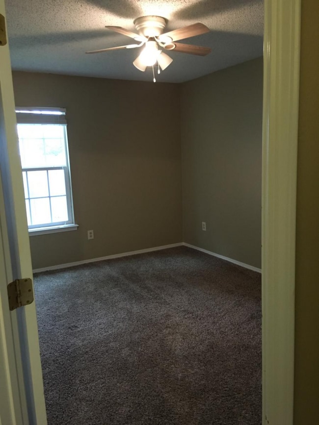 Building Photo - Charming Single Family Home in South Pointe