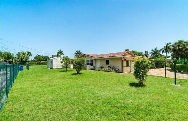 Building Photo - 601 N 44th Ave