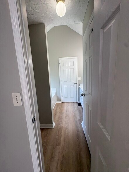Building Photo - 2700 Fort Daniels Dr