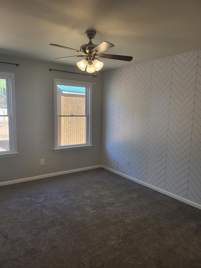 Building Photo - 243 Sand Ridge Rd