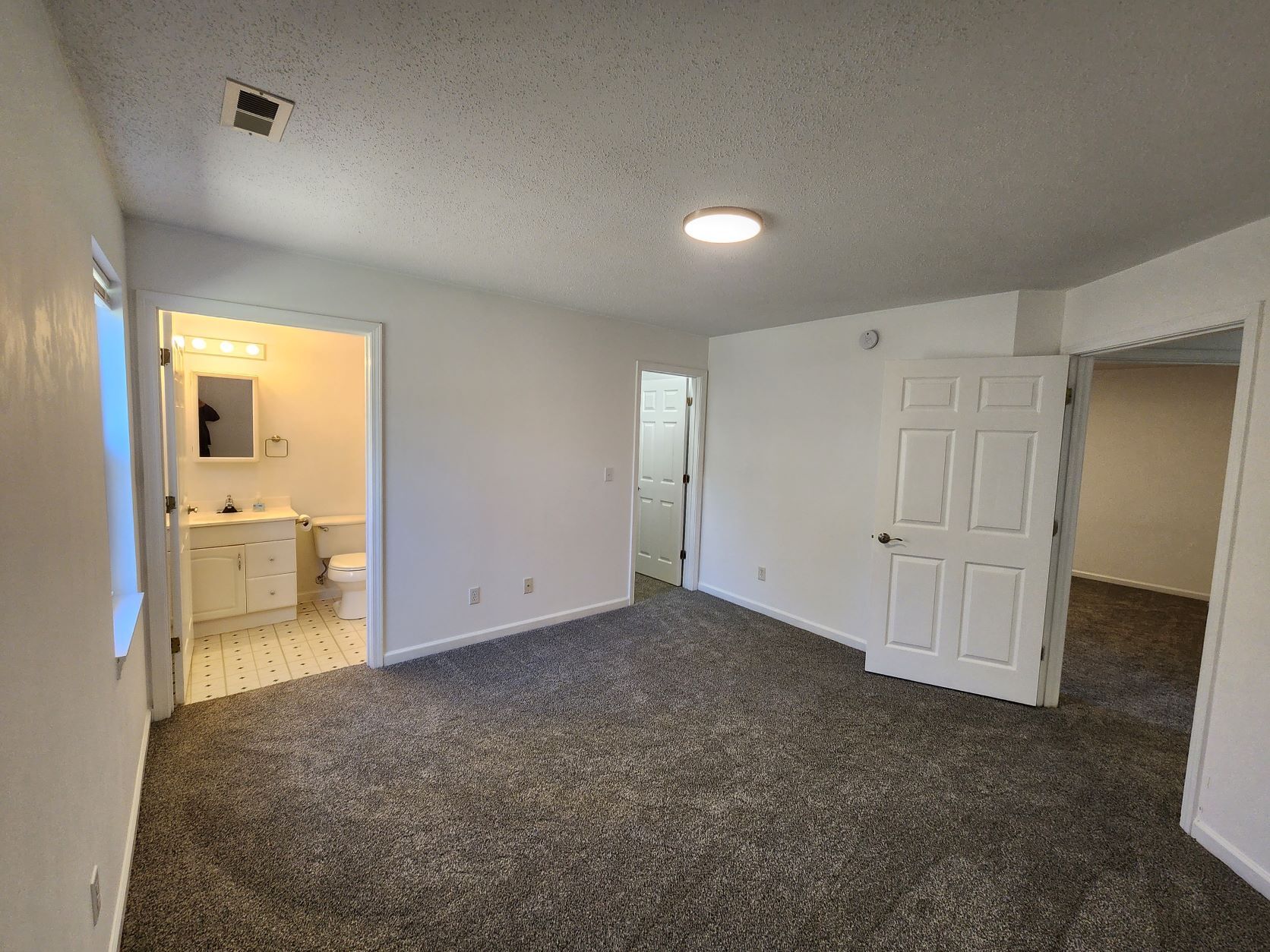 Building Photo - 30 Robinson Cove Rd