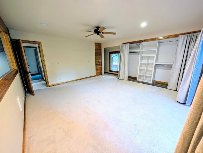 Building Photo - Cozy Northwest Living in Lake Minterwood – Spacious Home with Garage