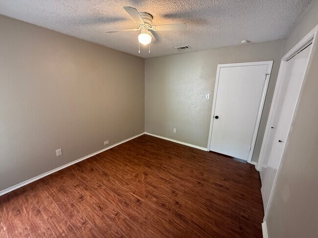 Building Photo - 1221 Holt Ave