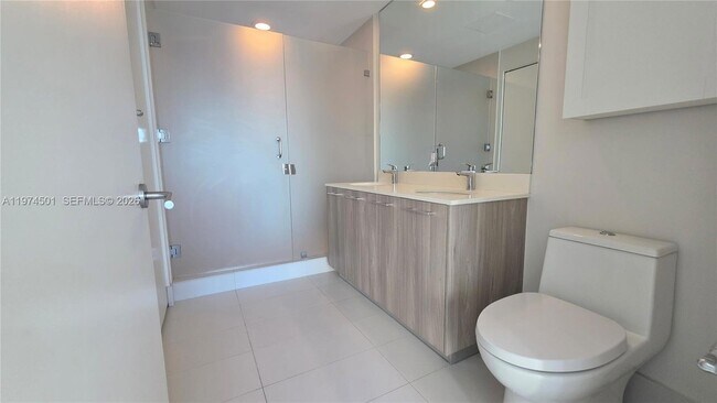 Building Photo - 501 NE 31st St