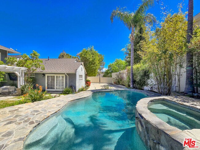 Building Photo - 3690 Crownridge Dr