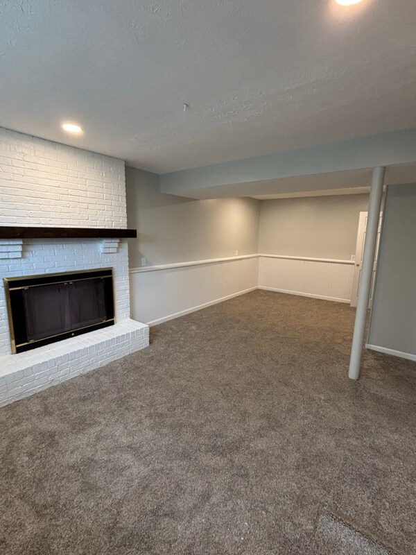 Building Photo - 10253 Crestland Ct