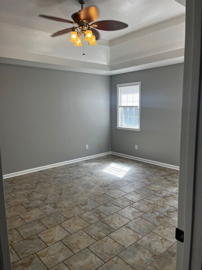 Building Photo - Charming All-Brick Corner Lot Home with Hot Tub & Fenced Yard