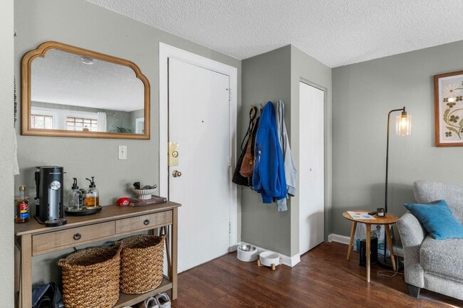 Building Photo - University Park 1 bed 1 bath Condo in walk...