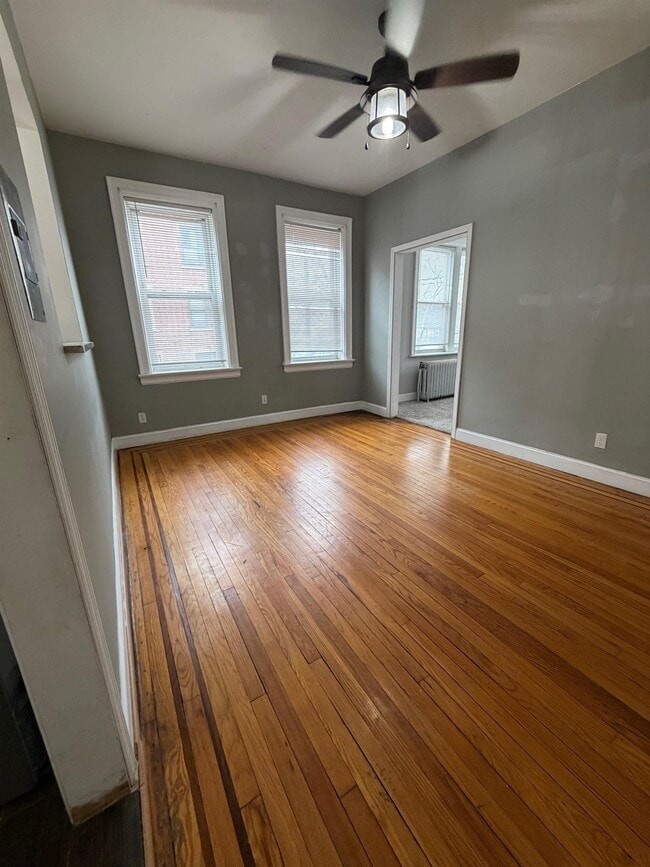 Building Photo - 7812 Hudson Ave