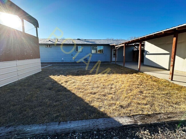 Building Photo - 224 Pasherma Kay Dr