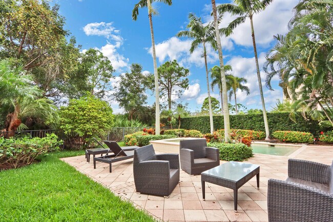 Building Photo - 124 Tulip Tree Ct