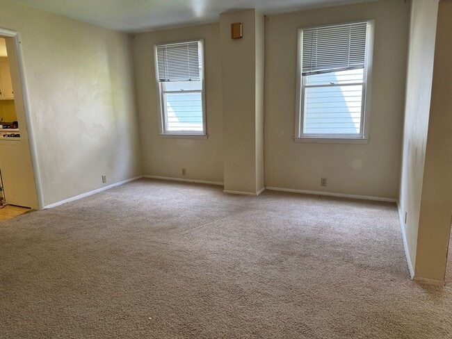 Building Photo - 721 W Olin Ave