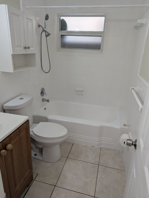 Building Photo - 305 3rd St