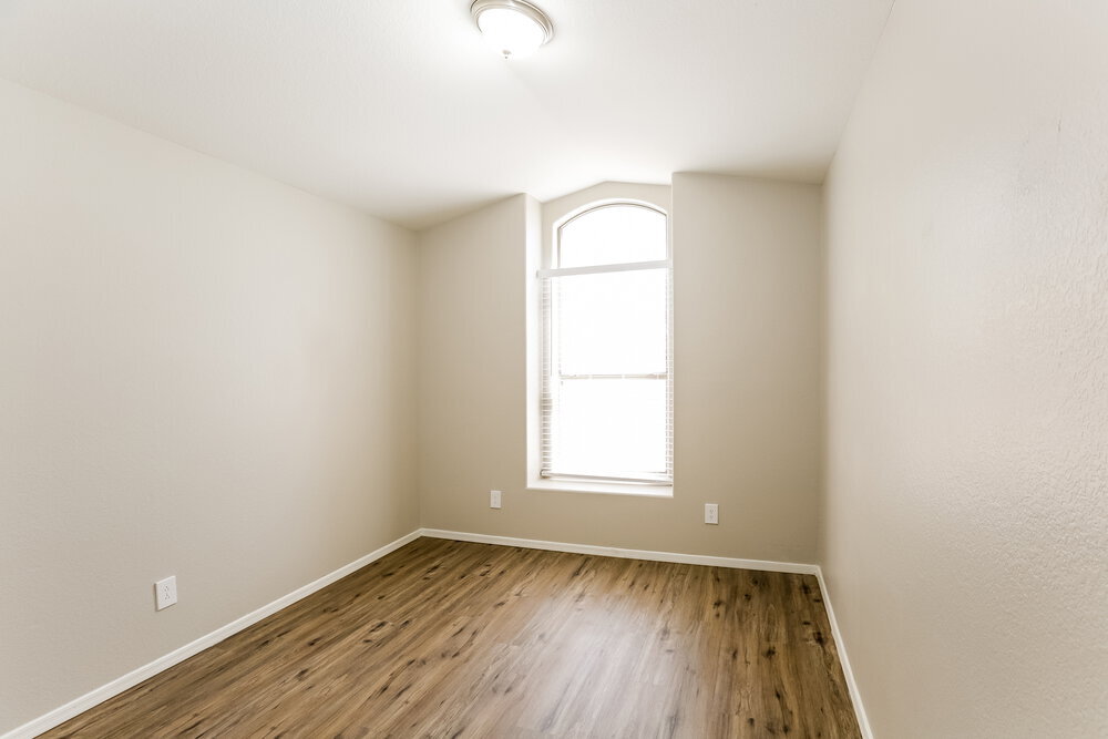 Building Photo - 1058 S Sierra St