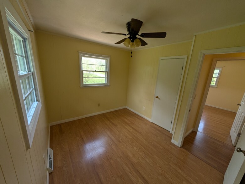 Building Photo - 505 N Stanwood Ln