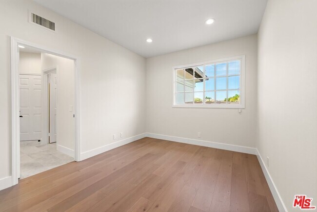 Building Photo - 18500 St Moritz Dr