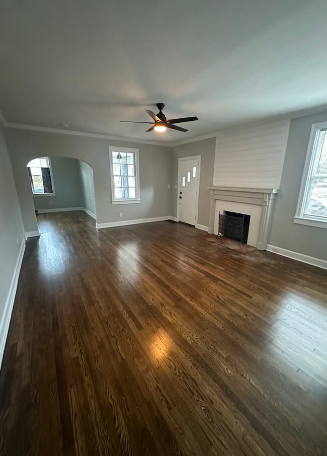 Building Photo - Stunning Historic Home - Sheffield, AL