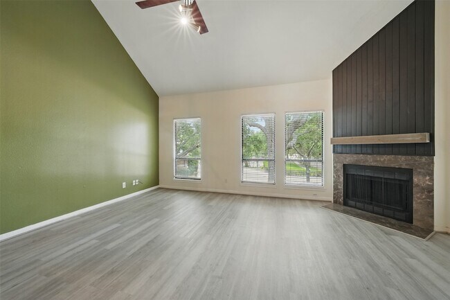 Building Photo - 4144 Greystone Way