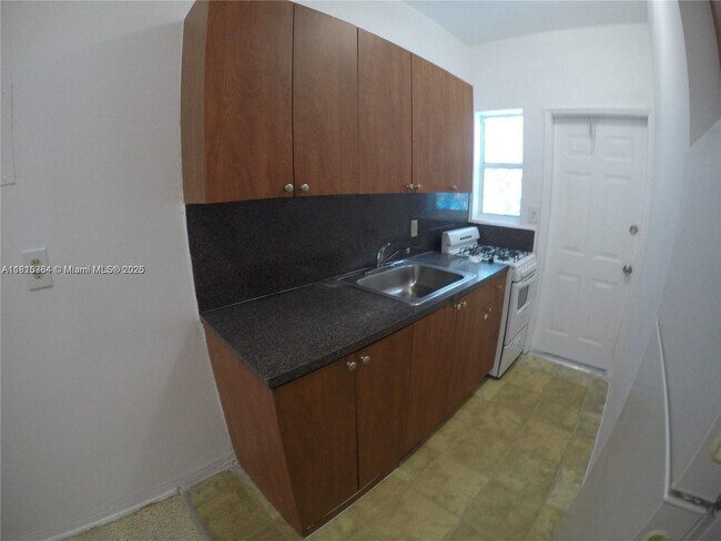 Building Photo - 835 83rd St