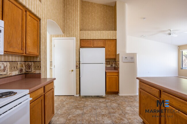 Building Photo - 3Bed/2Bath House at Litchfield Rd/Camelbac...