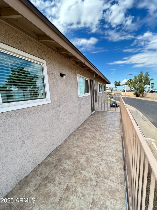 Building Photo - 8122 N 33rd Ave