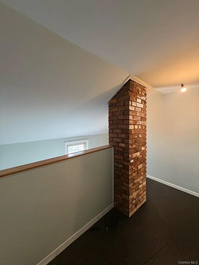 Building Photo - 111 Piccadilly Downs