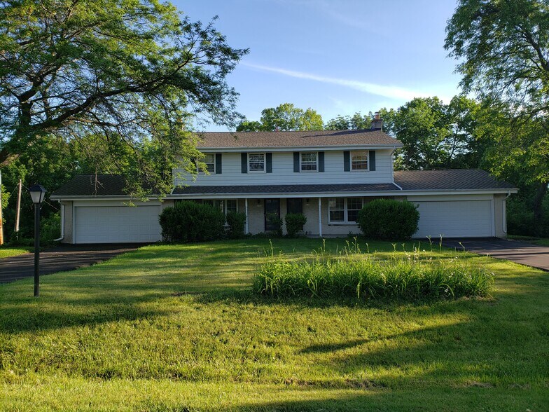 Primary Photo - 21340 Jill Ct