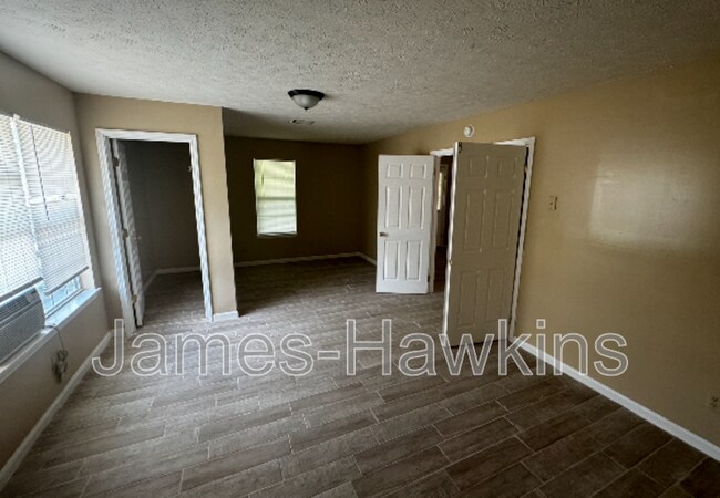 Building Photo - 940 Pebblebrook Dr