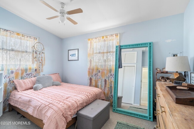 Building Photo - 825 Leeward Dr