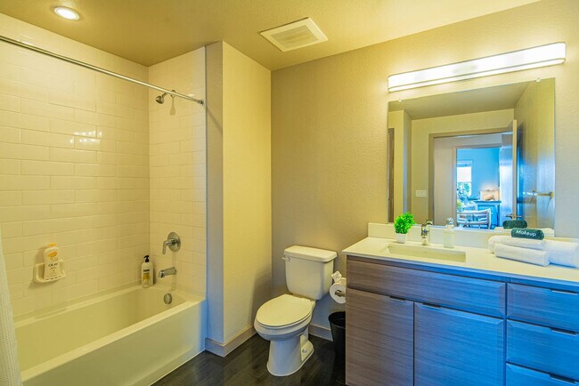 Building Photo - 295 E Roosevelt St