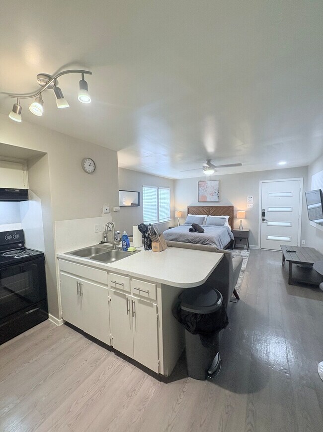 Building Photo - 6705 Great Northern Blvd