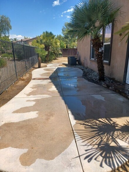 Building Photo - 1410 Butterfly Ct