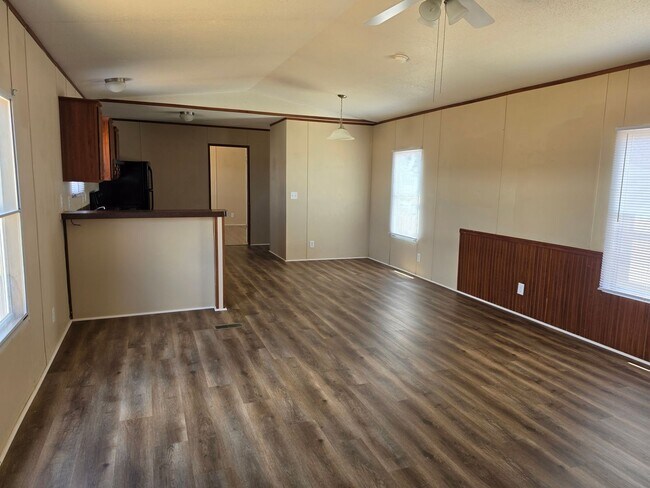 Building Photo - 3 bedroom 2 bath in Clovis
