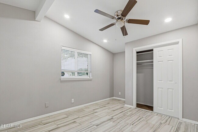 Building Photo - 10164 Dunbarton Dr