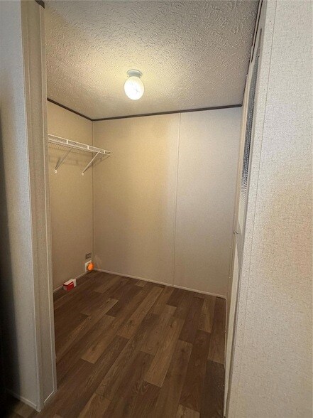 Building Photo - 272 Plum St