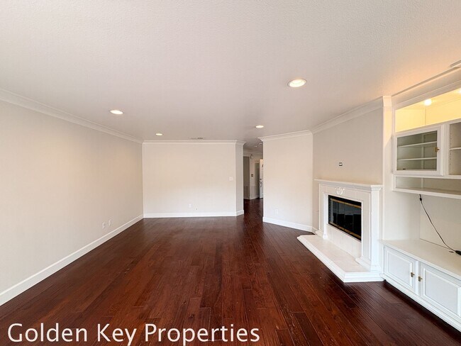 Building Photo - Welcome home to this spacious 4-bedroom, 3-bath home located in the Rancho Del Oro Community!