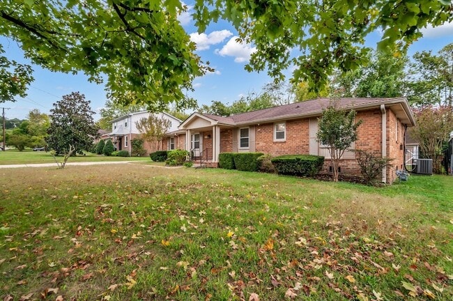 Building Photo - 7453 Harrow Dr