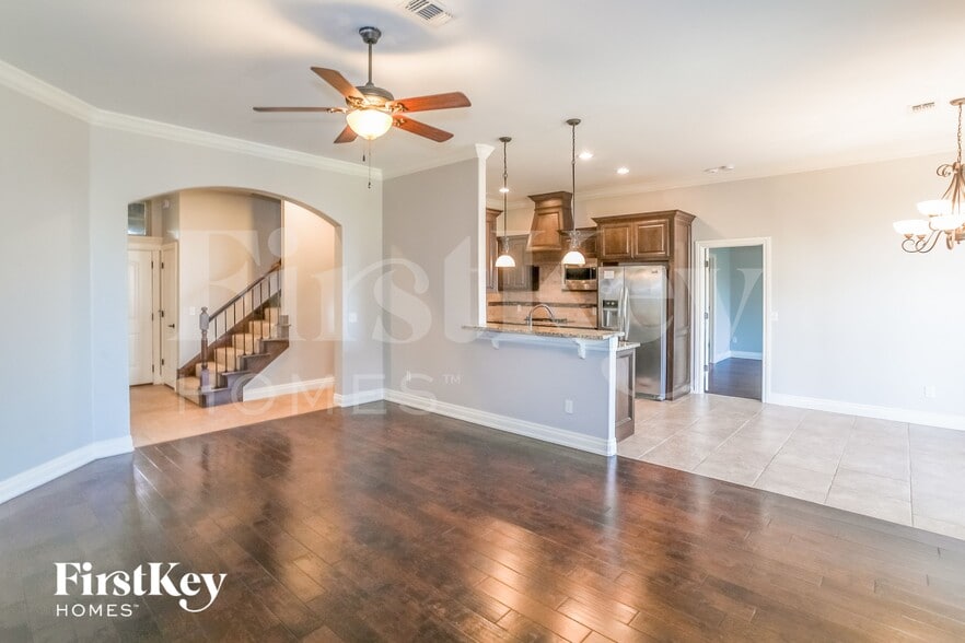 Building Photo - 648 Cristo Pass