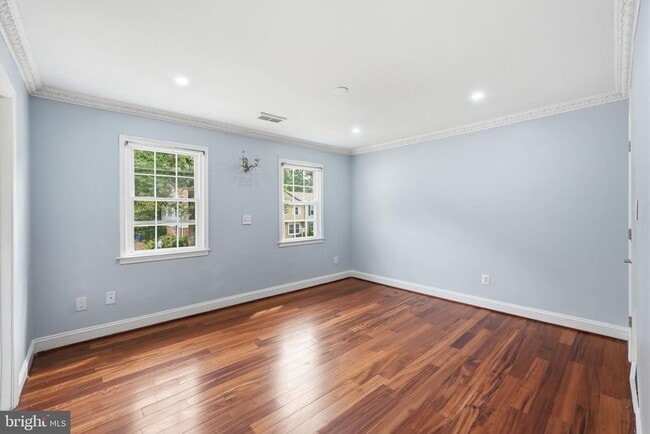 Building Photo - 8562 Tyrolean Way