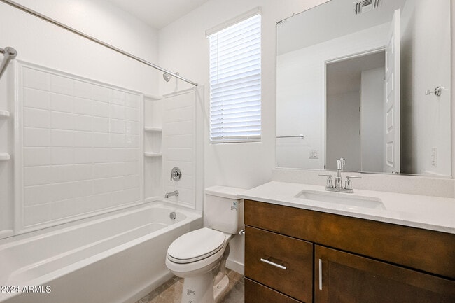 Building Photo - 2071 W Bramble Berry Ln