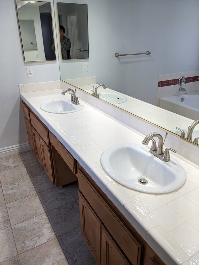 Building Photo - 3970 Equinox Ct