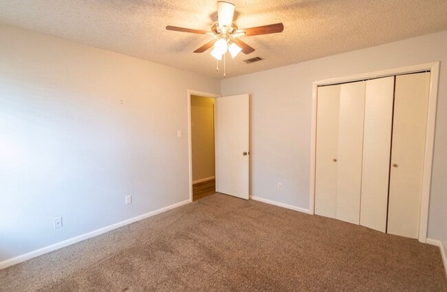 Building Photo - 1016 Grayland Dr